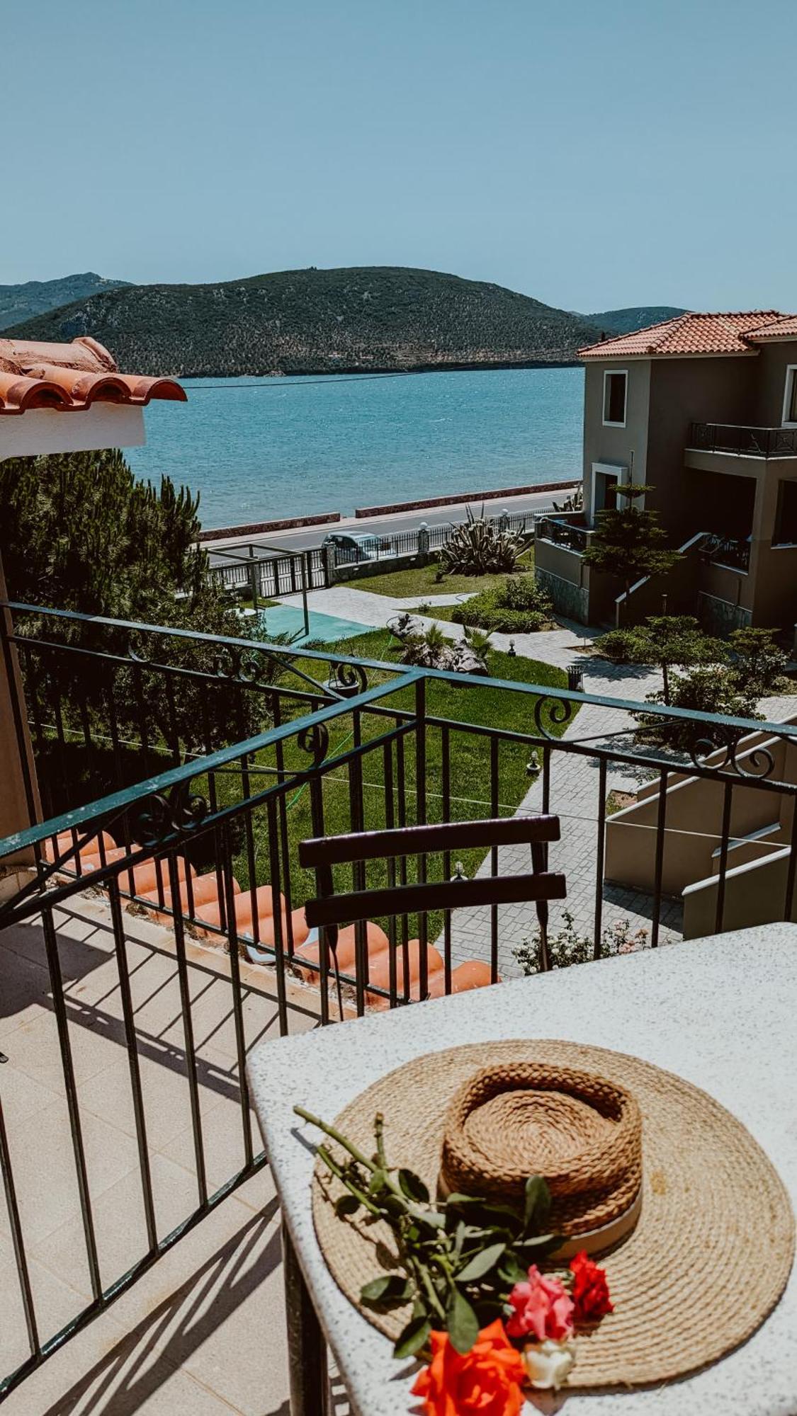 Ariadnes Holiday Accommodation Apidias Lakos Exterior photo